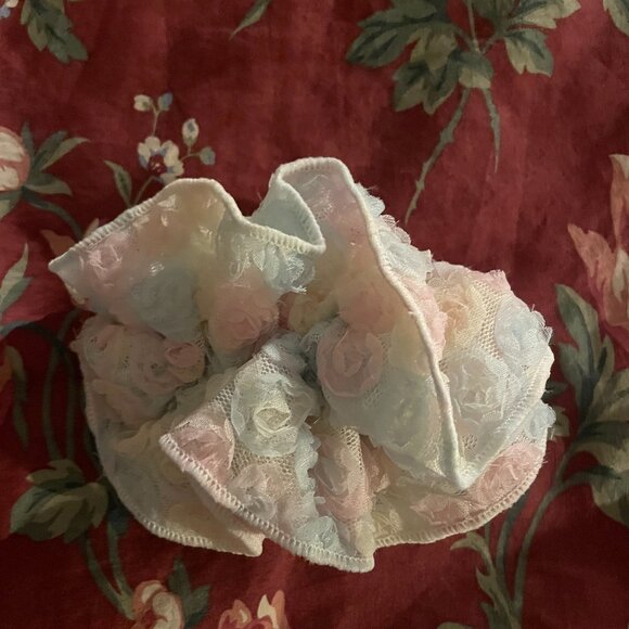 Cute colorful scrunchie - Picture 1 of 2